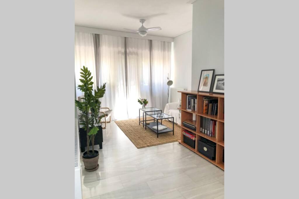 Your Cozy Downtown Home - Apartment Lárisza Kültér fotó